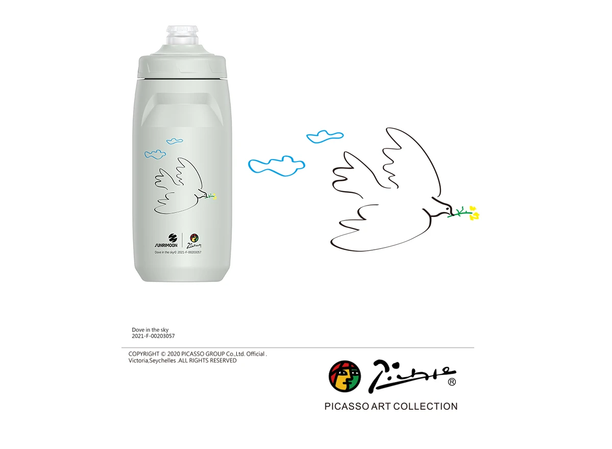Pale-Cloud-Gray-Dove-in-the-Sky