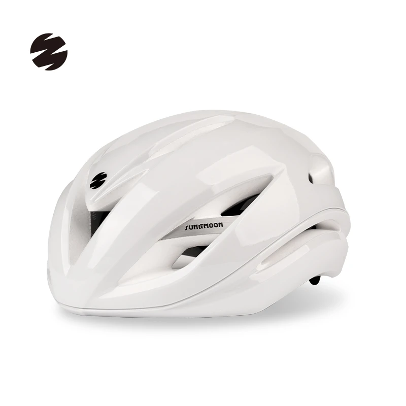 CS-12 Provides lightweight breathability and comfortable ventilation to keep you cool while you’re breaking a sweat.