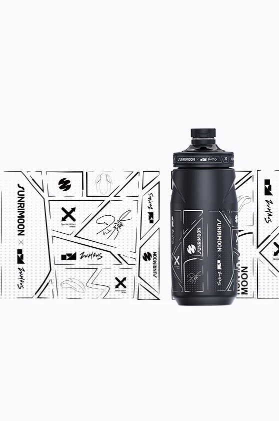 COMIC PLOT WATER BOTTLE
