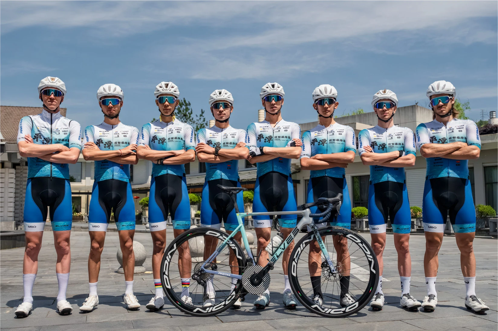 TT-81 Lnkmark is hand-drawn by DanielWu and designed by ZUHAUS team, inspired by Lichtenstein style,comic books style paintings